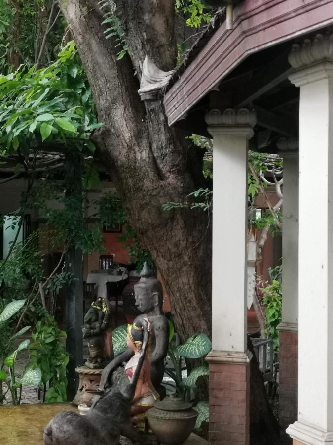 Avara Signature House Hotel Chiang Mai Luaran gambar