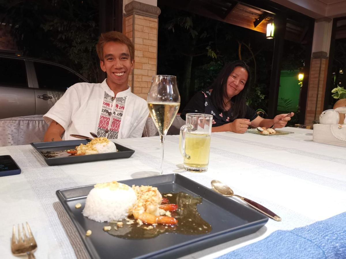 Avara Signature House Hotel Chiang Mai Luaran gambar
