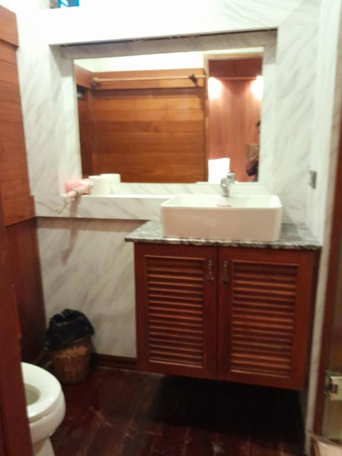 Avara Signature House Hotel Chiang Mai Luaran gambar